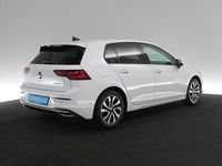 Gebraucht VW Golf VIII Active 150 PS (110 kW) 2022 Weiss / pure white Limousine