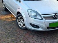 Gebraucht Opel Zafira Edition 140 PS (102 kW) 2009 Silber Van / Kleinbus