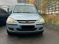 Second-hand Opel Combo 97 CP (71 kW) 2006 Albastru Monovolum
