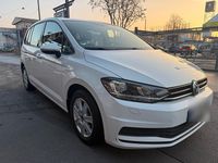 Gebraucht VW Touran Trendline 116 PS (85 kW) 2019 Weiß Van / Kleinbus