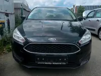 Gebraucht Ford Focus 101 PS (74 kW) 2015 Schwarz Kombi