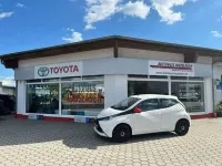 Gebraucht Toyota Aygo X-play 69 PS (50 kW) 2017 Weiß Kleinwagen