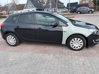 Gebraucht Opel Astra Active 140 PS (102 kW) 2013 Schwarz Limousine