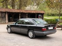 Gebraucht Mercedes E420 279 PS (205 kW) 1995 Schwarz Limousine