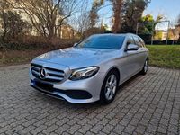 Gebraucht Mercedes E220 Avantgarde 194 PS (142 kW) 2017 Silber Kombi