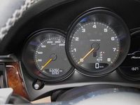 Gebraucht Porsche Macan 245 PS (180 kW) 2021 Tiefschwarzmetallic (metallic) SUV