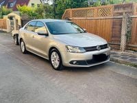 Gebraucht VW Jetta Life 105 PS (77 kW) 2013 Gold Limousine