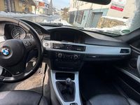 Gebraucht BMW 330 245 PS (180 kW) 2011 Schwarz Kombi
