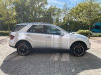 Gebraucht Mercedes ML320 224 PS (164 kW) 2006 Silber SUV