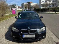 Gebraucht BMW 320 143 PS (105 kW) 2010 Schwarz Kombi