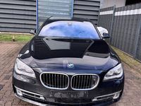 Gebraucht BMW 750 381 PS (280 kW) 2015 Schwarz Limousine