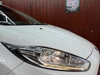 Gebraucht Ford Fiesta 95 PS (69 kW) 2016 Weiß Limousine