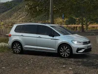 Gebraucht VW Touran R-line 150 PS (110 kW) 2025 Silber Van / Kleinbus