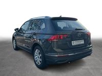 Gebraucht VW Tiguan Active 131 PS (96 kW) 2022 Grau SUV