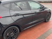 Gebraucht Ford Fiesta 101 PS (74 kW) 2019 Schwarz Kleinwagen