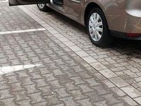 Gebraucht Renault Laguna III Expression 110 PS (80 kW) 2009 Gold Limousine