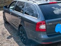 Gebraucht Skoda Octavia 122 PS (89 kW) 2012 Grau Kombi