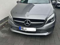 Gebraucht Mercedes A200 136 PS (100 kW) 2017 Grau Kleinwagen