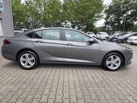 Usado Opel Insignia Edition 136 HP (100 kW) 2017 Cinzento Coupé