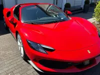Nouă Ferrari 296 829 CP (609 kW) 2025 Roșu Cabrio