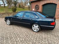 Gebraucht Mercedes E230 Avantgarde 150 PS (110 kW) 1997 Schwarz Limousine