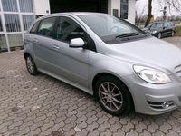 Gebraucht Mercedes B180 109 PS (80 kW) 2011 Silber Van / Kleinbus