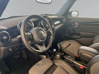 Gebraucht Mini Cooper Classic 136 PS (100 kW) 2023 Weiss Kleinwagen