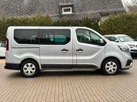 Gebraucht Renault Trafic Life 150 PS (110 kW) 2022 Silber Van / Kleinbus