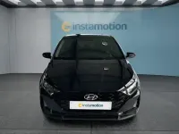 Gebraucht Hyundai i20 101 PS (74 kW) 2022 Schwarz Kleinwagen