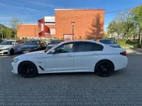 Gebraucht BMW 545e M Sport 394 PS (289 kW) 2023 Weiß Limousine