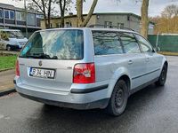 Gebraucht VW Passat 115 PS (84 kW) 2002 Grau Kleinwagen