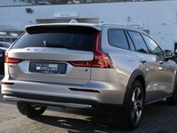 Gebraucht Volvo V60 CC Plus 197 PS (144 kW) 2023 Beige Kombi