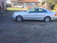 Gebraucht Mercedes E280 177 PS (130 kW) 2024 Silber Limousine