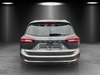 Gebraucht Ford Focus Titanium 125 PS (91 kW) 2025 Grau Limousine
