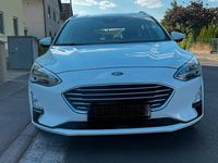 Gebraucht Ford Focus Cool & Connect 120 PS (88 kW) 2019 Weiß Kombi