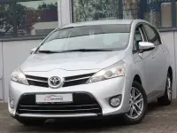 Gebraucht Toyota Verso 147 PS (108 kW) 2015 Silber Van / Kleinbus