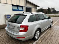 Usado Skoda Octavia 150 HP (110 kW) 2016 Cinzento Citadino