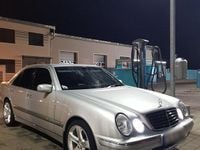 Gebraucht Mercedes E270 Elegance 173 PS (127 kW) 2000 Silber Limousine