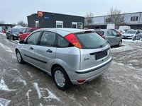 Gebraucht Ford Focus Ambiente 101 PS (74 kW) 2003 Silber Limousine