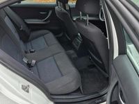 Gebraucht BMW 316 116 PS (85 kW) 2011 Weiß Limousine