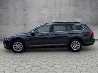 Gebraucht VW Passat Business 150 PS (110 kW) 2024 Mangangrau metallic Kombi