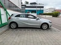 Gebraucht Mercedes A180 122 PS (89 kW) 2013 Grau Kleinwagen