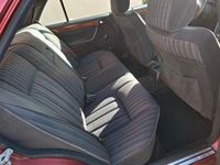Gebraucht Mercedes 230 132 PS (97 kW) 1990 Rot Limousine