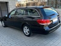 Gebraucht Mercedes E250 Elegance 204 PS (150 kW) 2013 Schwarz Kombi