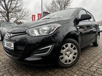 Gebraucht Hyundai i20 Edition 86 PS (63 kW) 2013 Schwarz Kleinwagen