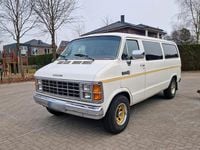 Używany Dodge Ram 220 KM (161 kW) 1985 Biały Pickup