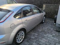 Gebraucht Ford Focus 116 PS (85 kW) 2009 Silber Kleinwagen