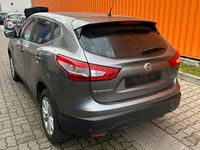 Gebraucht Nissan Qashqai 131 PS (96 kW) 2014 Grau SUV