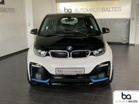 Gebraucht BMW i3 Comfort Edition 135 kW (184 PS) 2022 Capparisweiß akzent iblau Kleinwagen