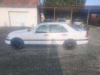 Gebraucht Mercedes C180 122 PS (89 kW) 1995 Weiß Limousine